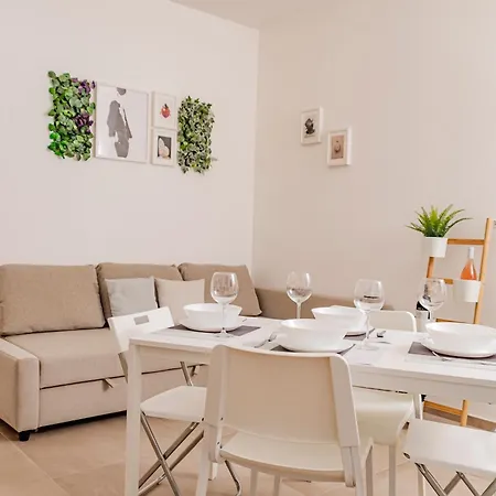 Apulialux - Modern Apt Con Jacuzzi E Box Auto Privato شقة باري