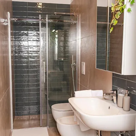 Apulialux - Modern Apt Con Jacuzzi E Box Auto Privato * باري