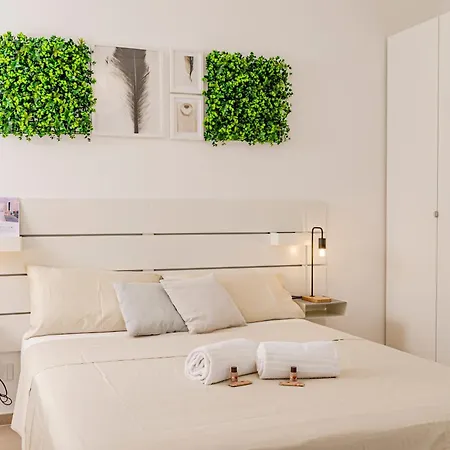 דירה Apulialux - Modern Apt Con Jacuzzi E Box Auto Privato